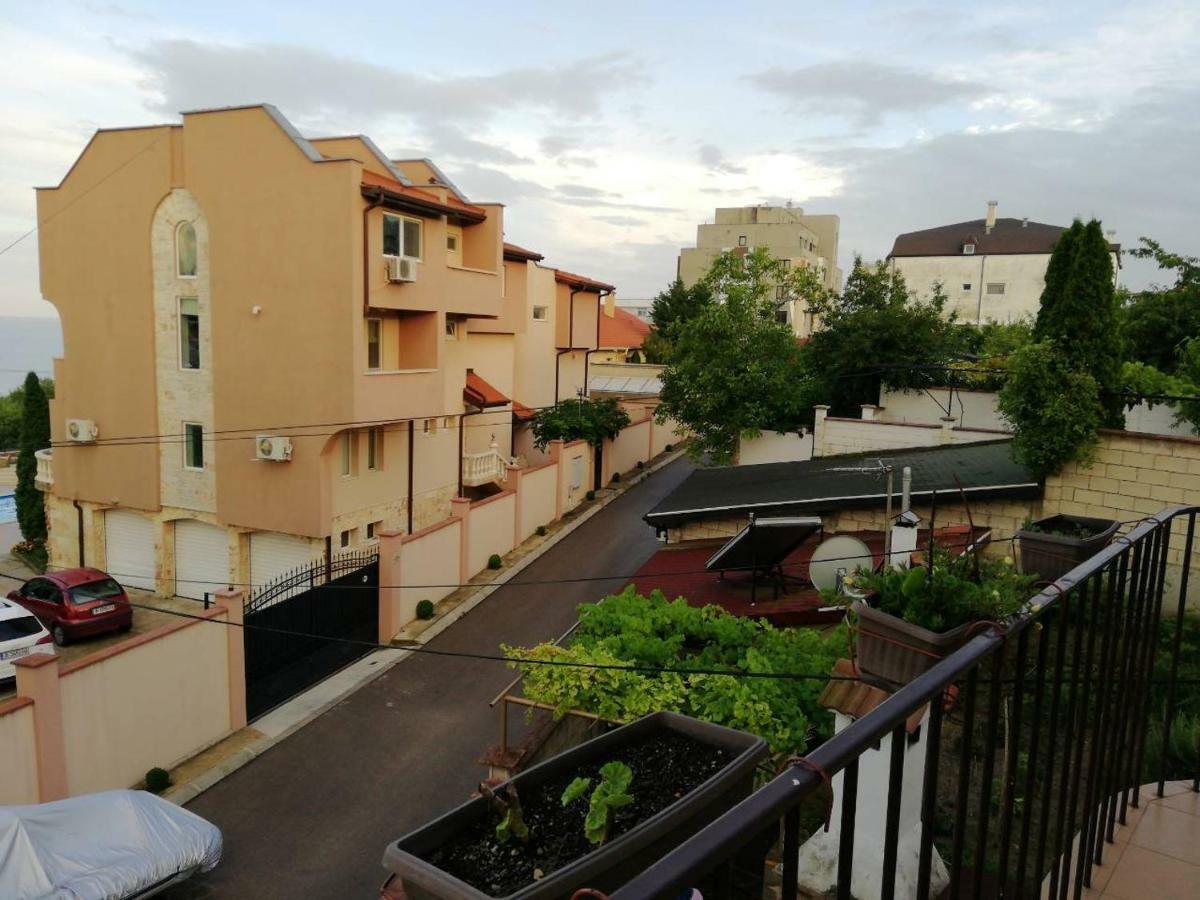 Vila Dva 3 Golden Sands Bagian luar foto