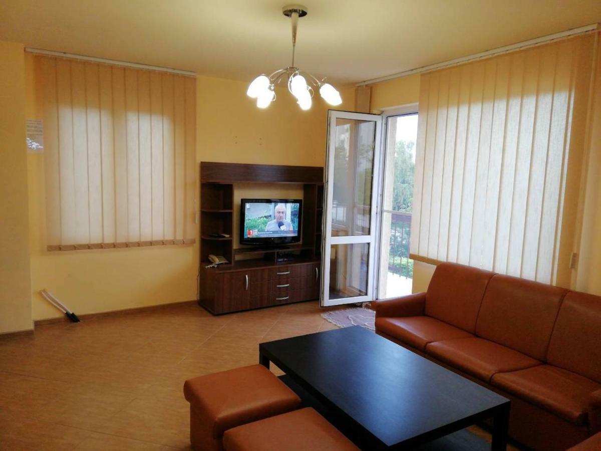 Vila Dva 3 Golden Sands Bagian luar foto