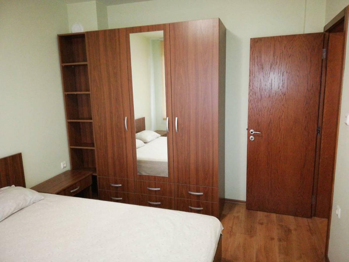 Vila Dva 3 Golden Sands Bagian luar foto