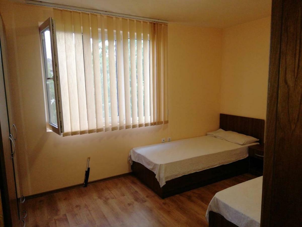 Vila Dva 3 Golden Sands Bagian luar foto