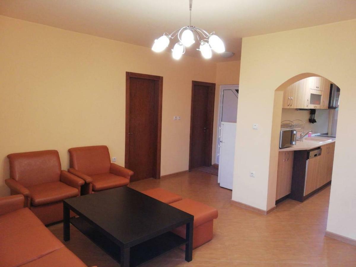 Vila Dva 3 Golden Sands Bagian luar foto