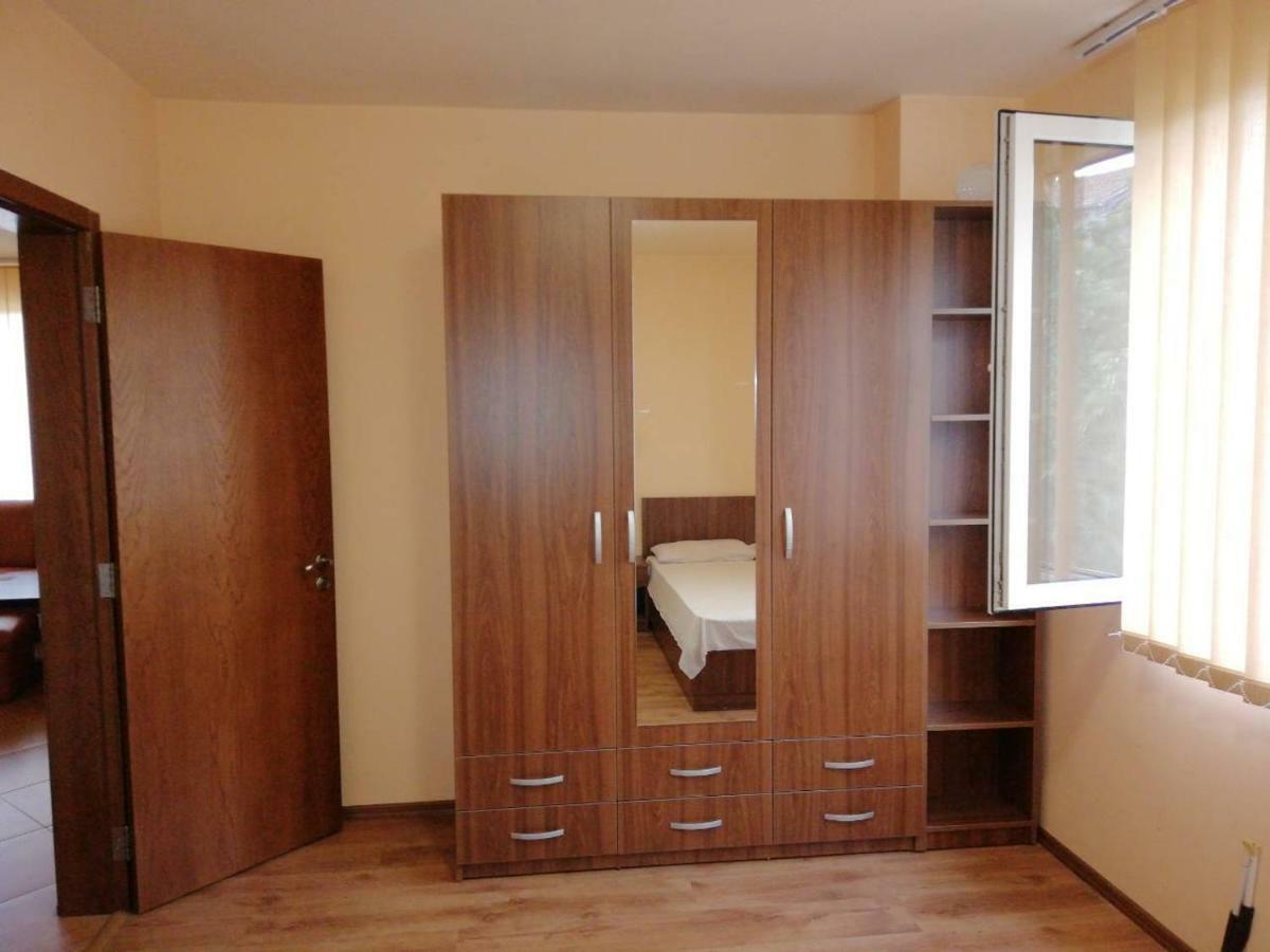 Vila Dva 3 Golden Sands Bagian luar foto